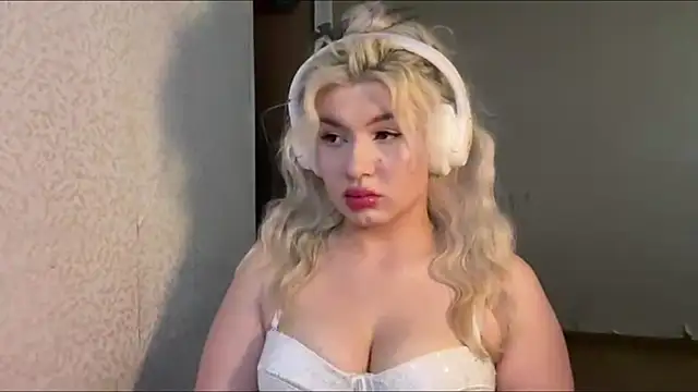SpotlessParaffin webcam