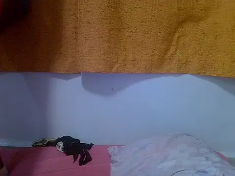 kaya_bear webcam