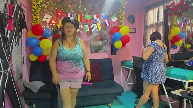 lesbiancuple - Lesbiancuple's free webcam - UK Sex Cams