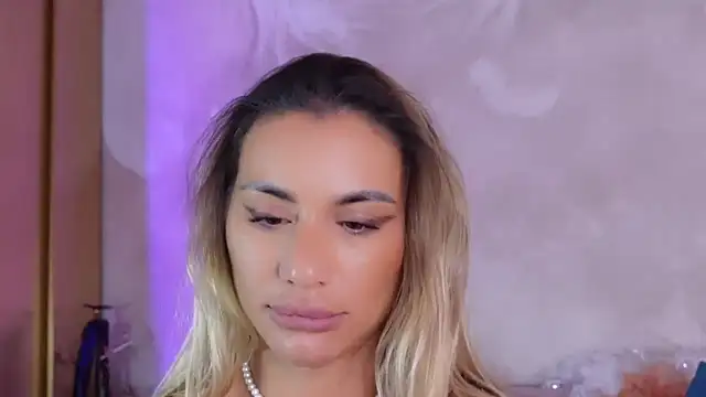 JullyBlair webcam
