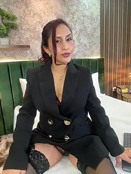 MonicaMoret 🕌 live cam