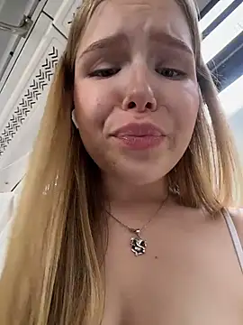 Liza_risky 🤥 online naked stream