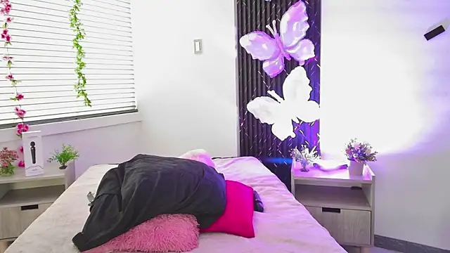 aurora_petitee webcam
