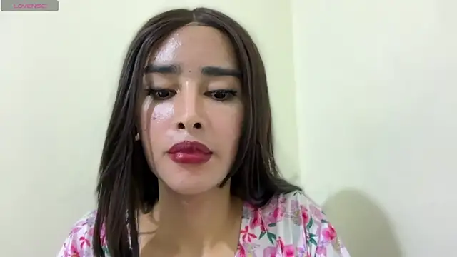 Lovable_with_bigsurprise webcam