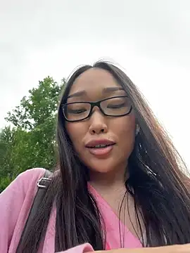 trytomakememoam webcam