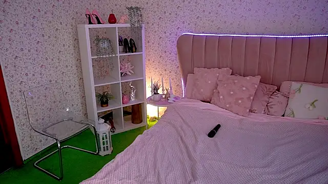 KiraRoxx webcam
