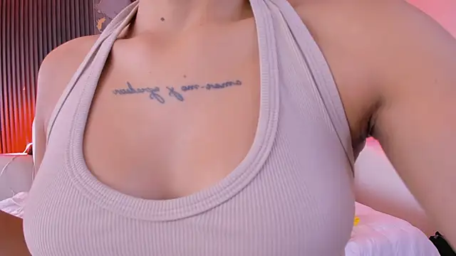 CarolineFyre webcam