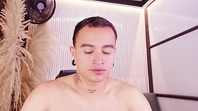 LiamDeep webcam
