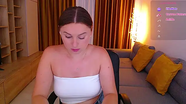 mia_bloomy webcam