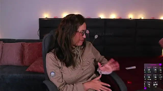 kathieandpovcock1 live cam on StripChat