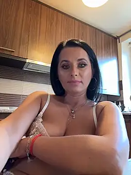 Hotmomcheckk_ 🤹 live sex webcam