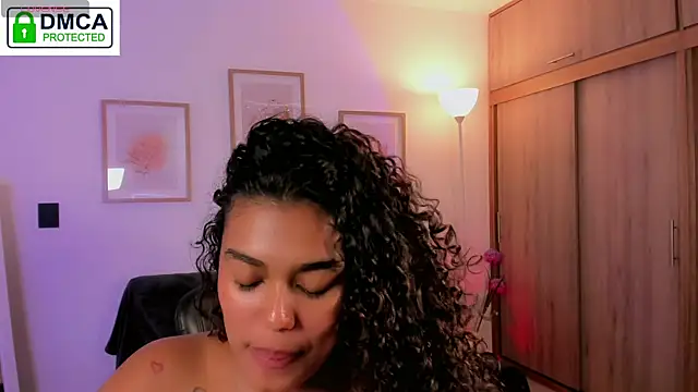 aleja_montiel__ webcam