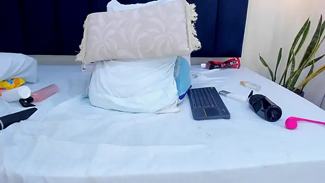 mayaevansmg webcam
