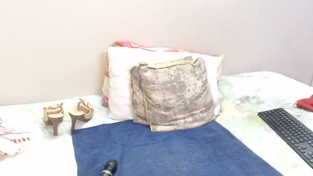 Tinnypussie webcam