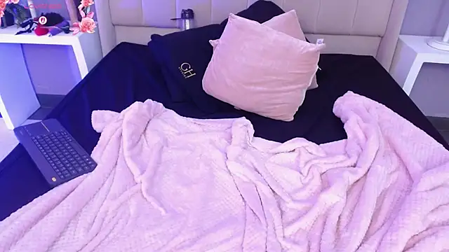 Lolagolden1 webcam
