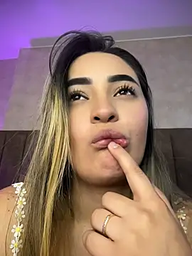 Antonella_Julieta webcam
