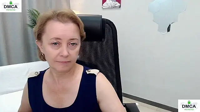 MONA_W live cam on StripChat