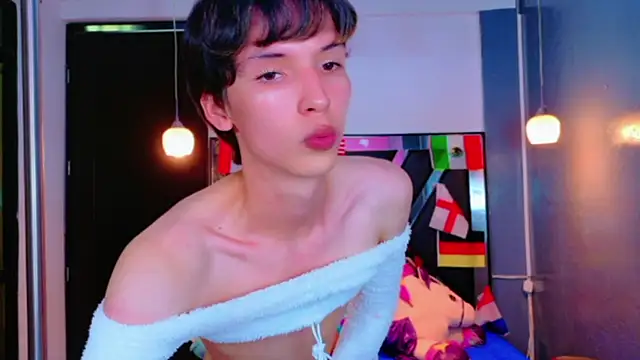 Stefany_PiInk live cam on StripChat