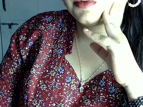 Cute_Aliyaa webcam