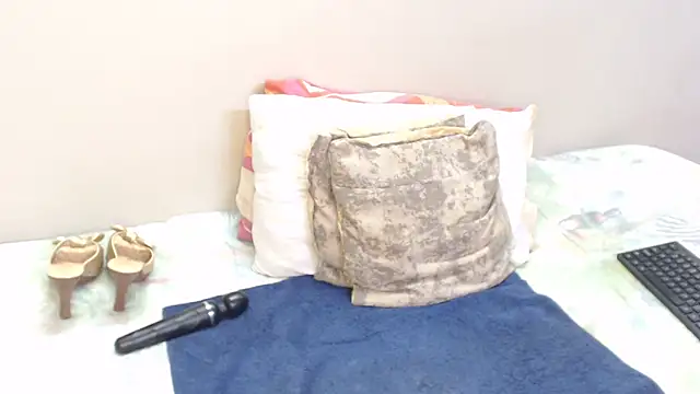 Tinnypussie webcam