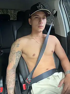 SexxxySquirterStev777 live sex cam