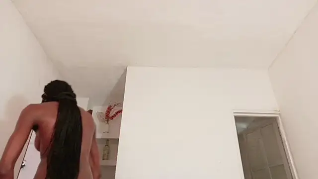 Riri_Blonde10 webcam