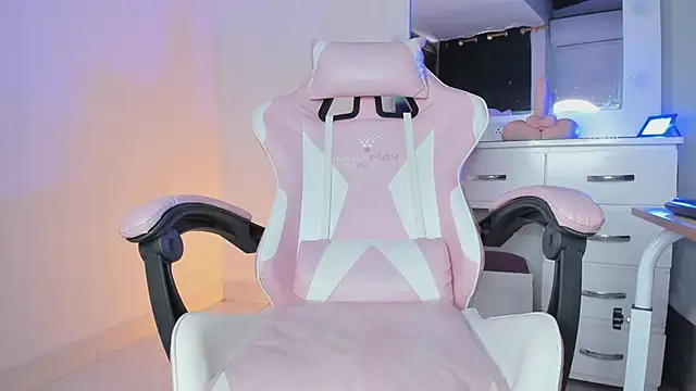 lovingdarcy_ webcam