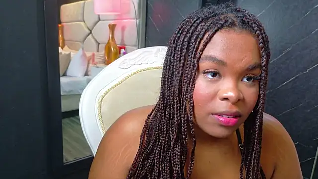 EbonyHenner webcam