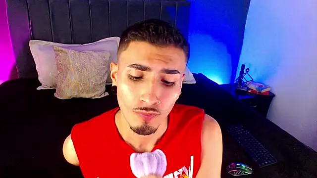 Toyboy_richard webcam