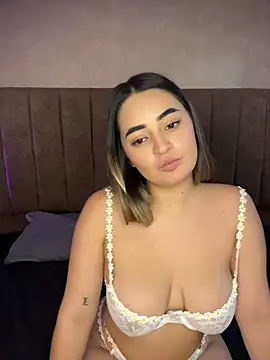 Antonella_Julieta webcam