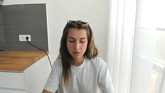 summmmersky1 live cam on StripChat