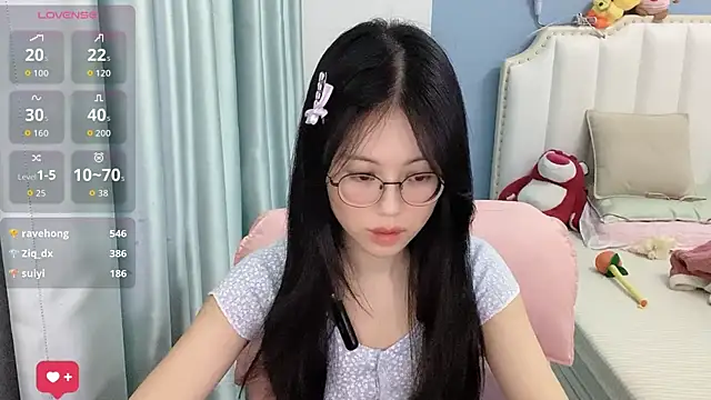 Luna-666 live cam on StripChat