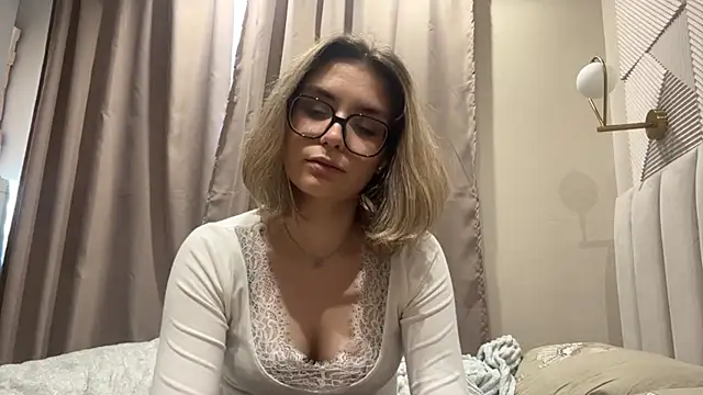 AnnaVelvetFire webcam