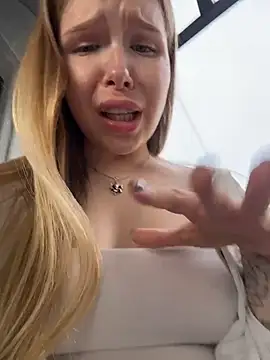 Liza_risky 🤥 online naked stream