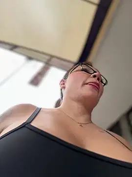 DIANITA_1988 🖖 free cam