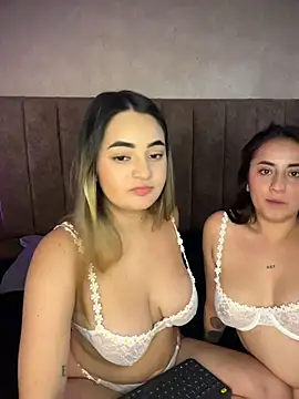 Antonella_Julieta webcam