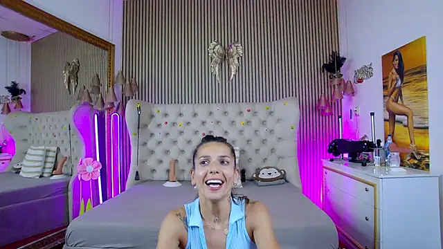 PlayfulShow webcam
