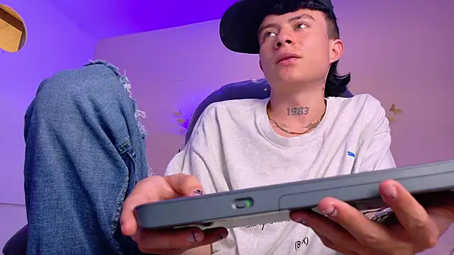 nascary_fox (M twink) - teaswe cock