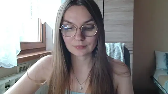 LooveELLYx webcam