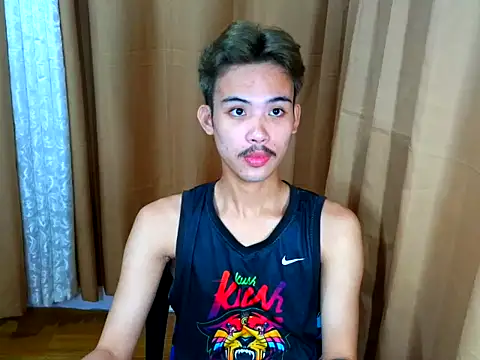 UrasianCummer02 webcam