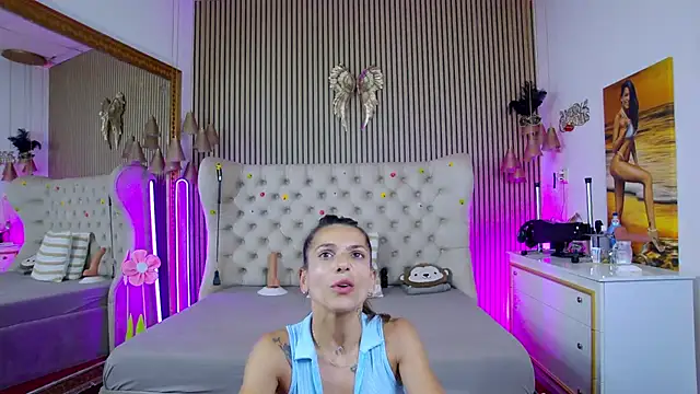 PlayfulShow webcam
