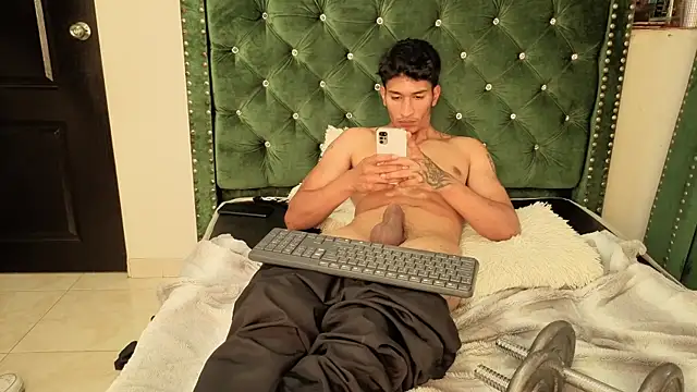 Zayn_Moretti webcam