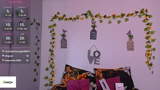 emiily_curly webcam