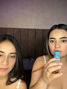Antonella_Julieta webcam
