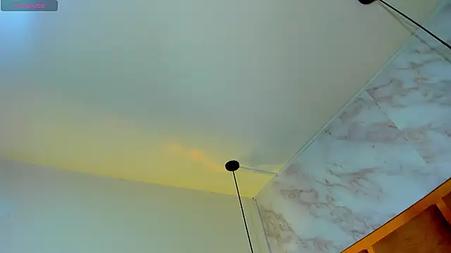 Violett_Cinnamon webcam