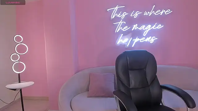 ArianaDumont webcam
