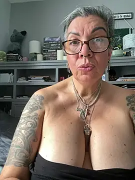 dieseldame1313 webcam
