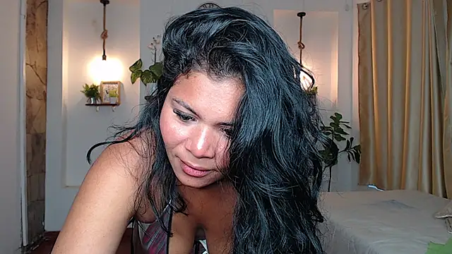 Emma_hassani webcam