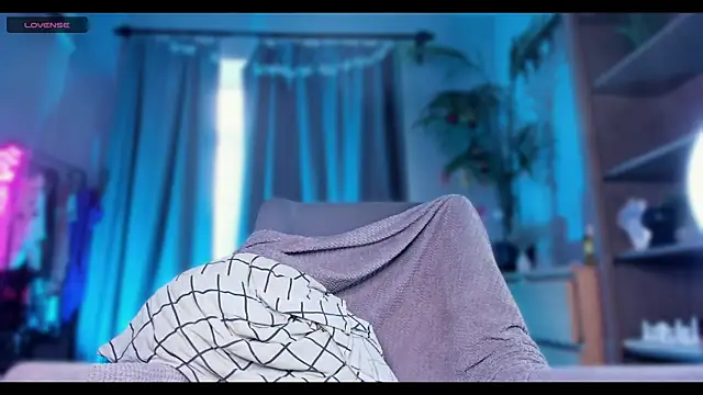 melissatetris (F young) - Make nipples hard with ice and lick them