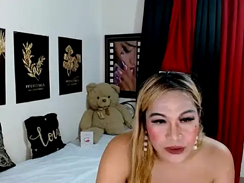 UrhotGoddess webcam